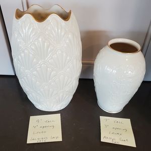 Like new Lenox small Masterpiece collection raised iris design